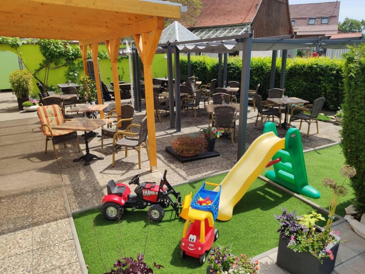 Hotel 4 Jahreszeiten Mit Restaurant Albstadt Buitenkant foto